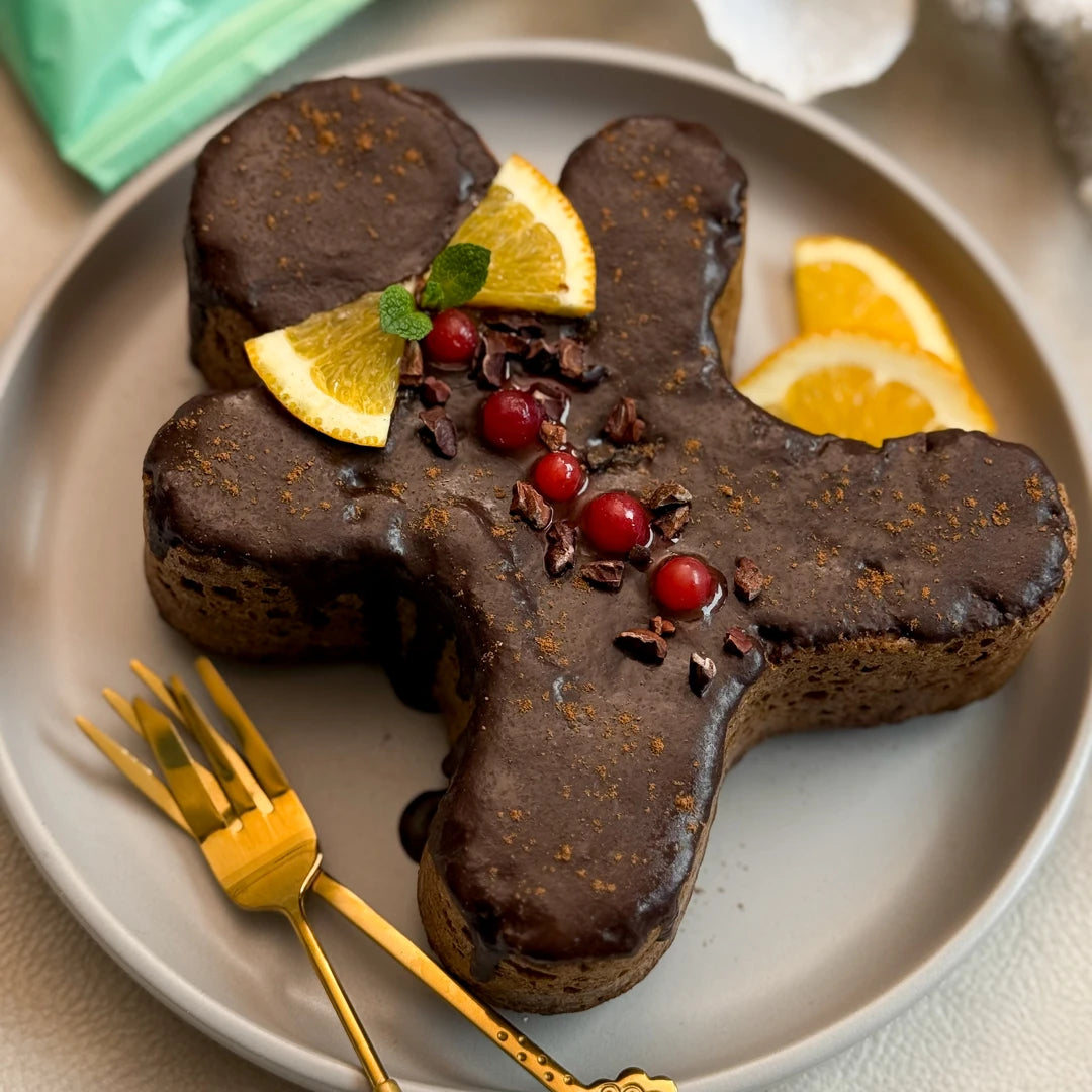 Weihnachtstorte mit Lebkuchengeschmack mit Schokoglasur